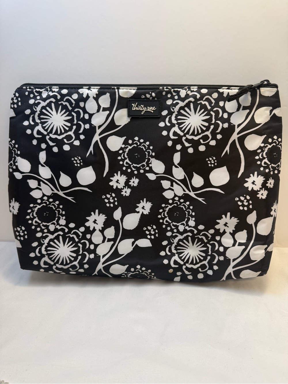 Thirty-One Thermal Zip Pouch
